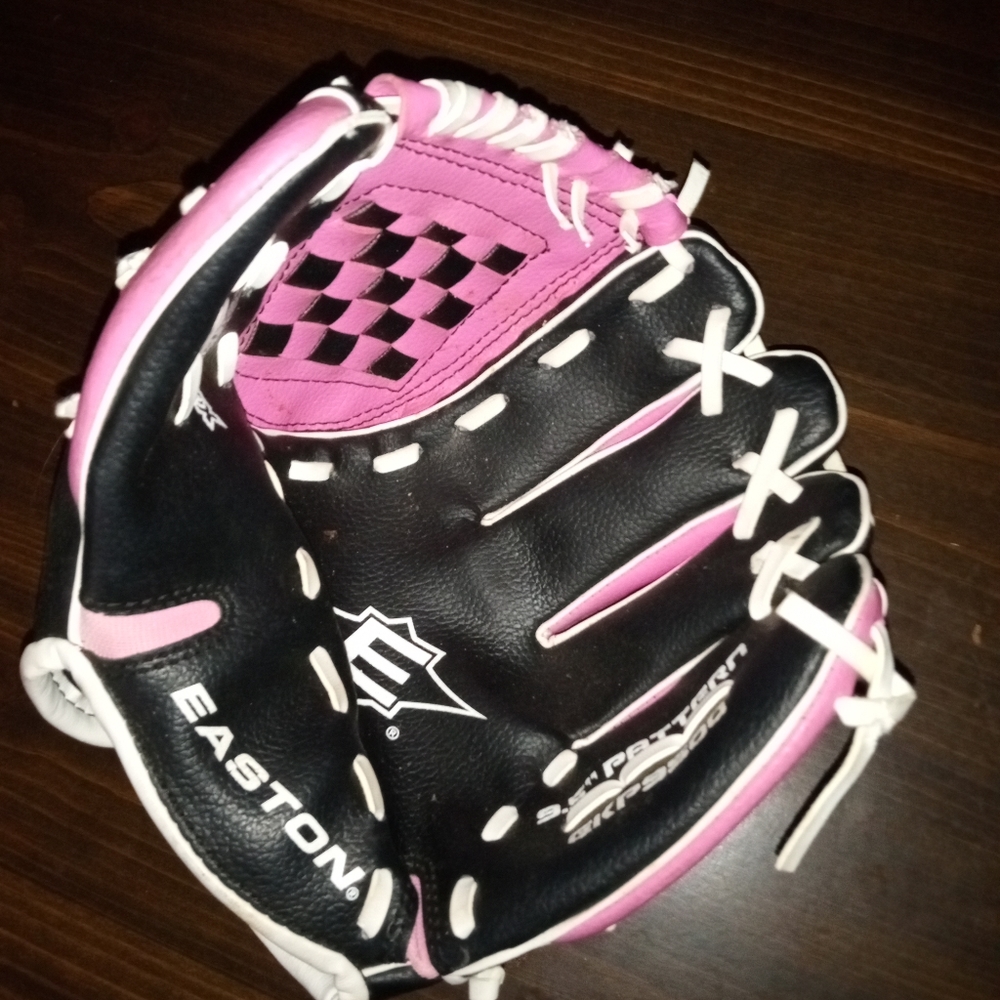 Easton Girls Baseball Glove 9.5" Pattern EKP9500 Black, Pink And White